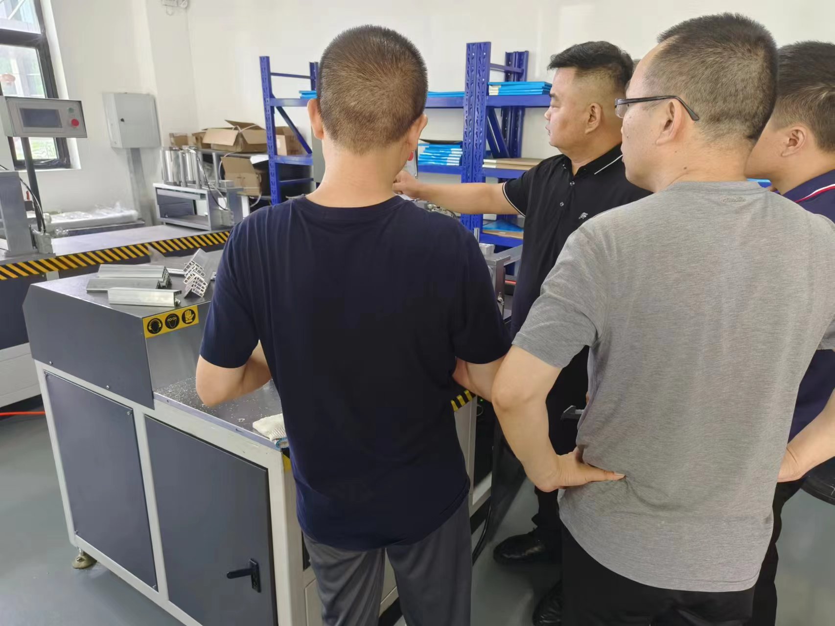 精密铝材切割机 精密铝材切割机